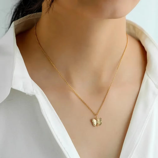 Silver Horizon Triangle Pendant Necklace – Where Minimalism Meets Modern Muse